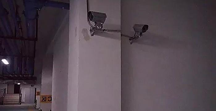 书会被金属探测器抓到吗？纸本可过，磁条与射频标签会报警！