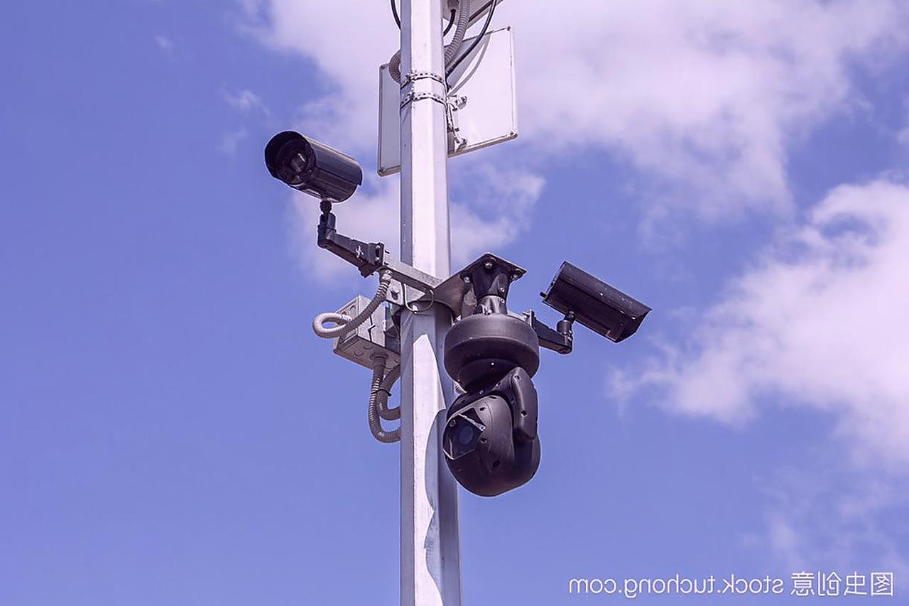 断电瞬间毁硬盘:数据恐丢,教你选固态盘与不间断电源保命! 断电瞬间毁硬盘:数据恐丢,教你选固态盘与不间断电源保命!