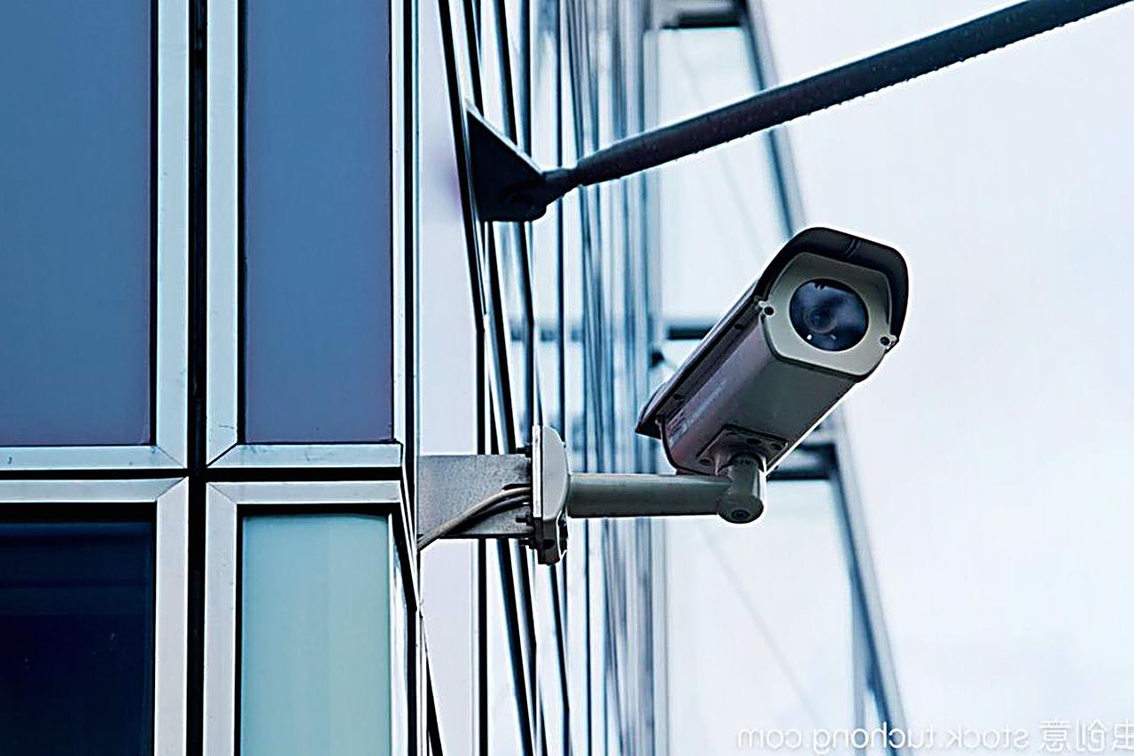 客厅距离决定尺寸，别盲目追大屏！55寸还是42寸？教你省钱避坑